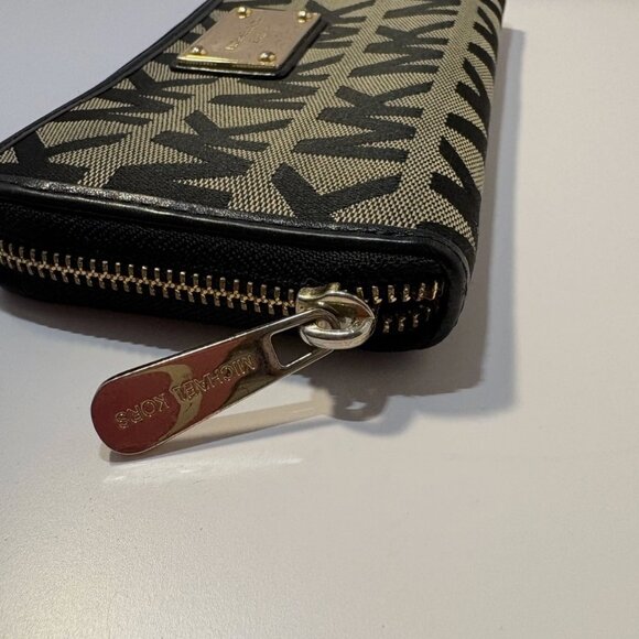 Michael Kors Jet Set Travel Zip Around Wallet - Picture 6 of 12